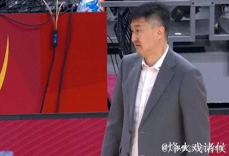 抬走下一个！CBA豪门3分险胜3连胜，被寄予厚望的他7中1